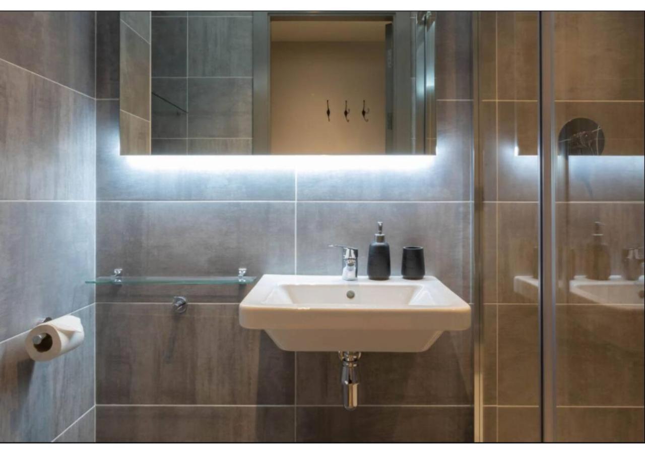 Apartmán Joivy Affordable Dublin Thomas Street - Adults Only Exteriér fotografie
