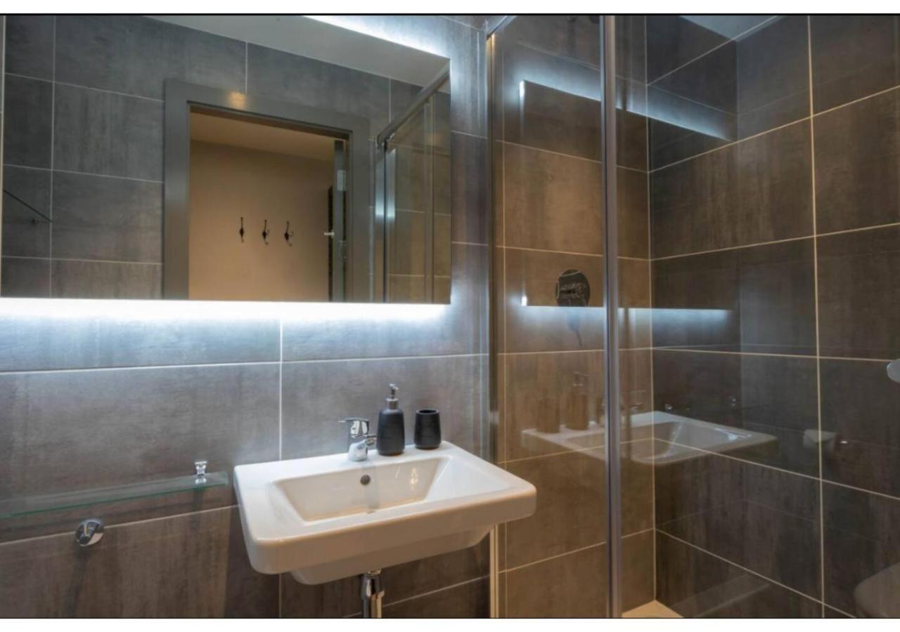 Apartmán Joivy Affordable Dublin Thomas Street - Adults Only Exteriér fotografie